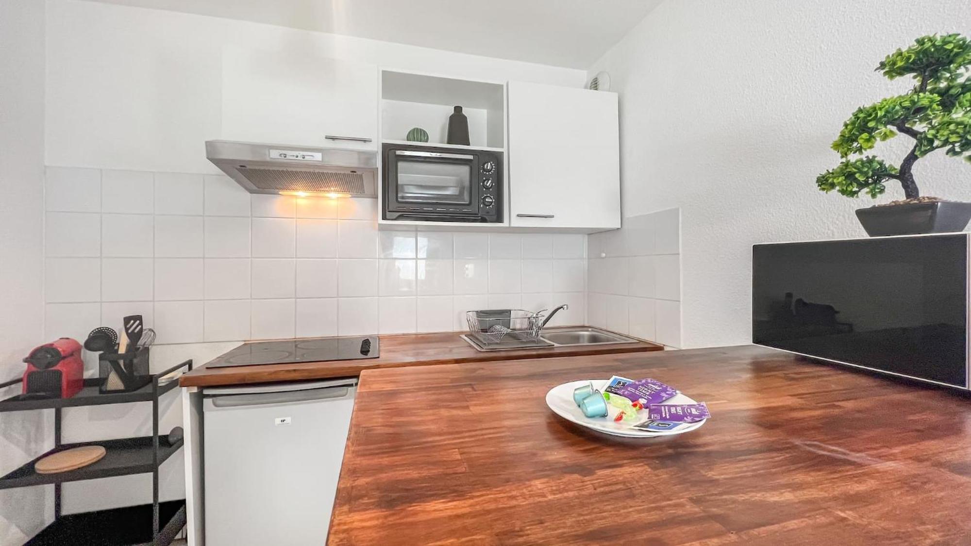 אנמסה Homey Wild - Proche Gare Et Tram - Proche Centre - Balcon Prive - Parking Prive - Wifi Gratuit מראה חיצוני תמונה