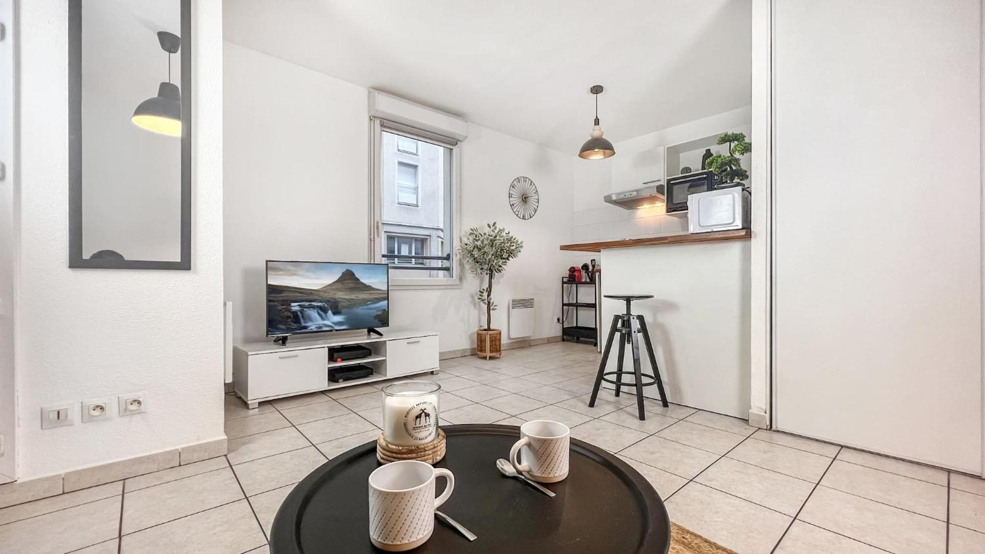 אנמסה Homey Wild - Proche Gare Et Tram - Proche Centre - Balcon Prive - Parking Prive - Wifi Gratuit מראה חיצוני תמונה