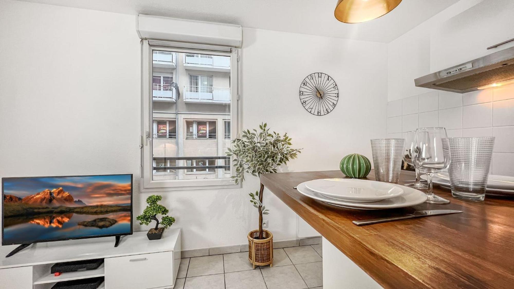 אנמסה Homey Wild - Proche Gare Et Tram - Proche Centre - Balcon Prive - Parking Prive - Wifi Gratuit מראה חיצוני תמונה